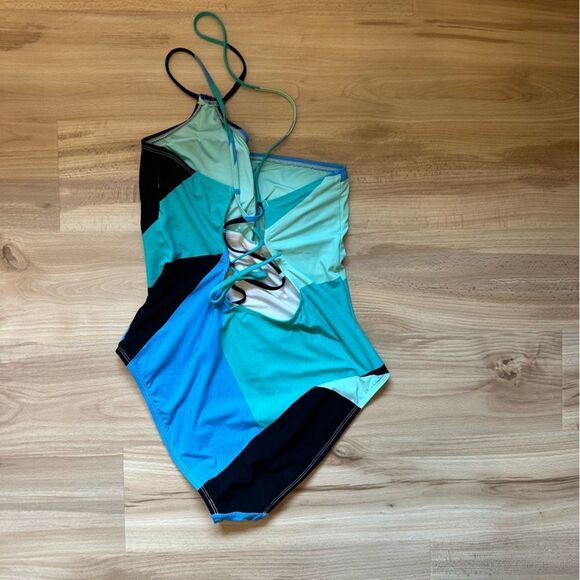 La Blanca One Shoulder One Piece Swimsuit - Picture 4 of 7